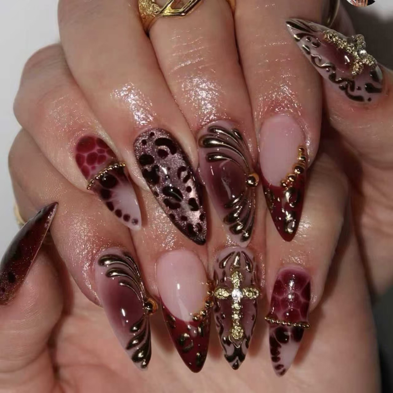 Nail Art Press On - Kuku palsu ukuran sedang untuk wanita,