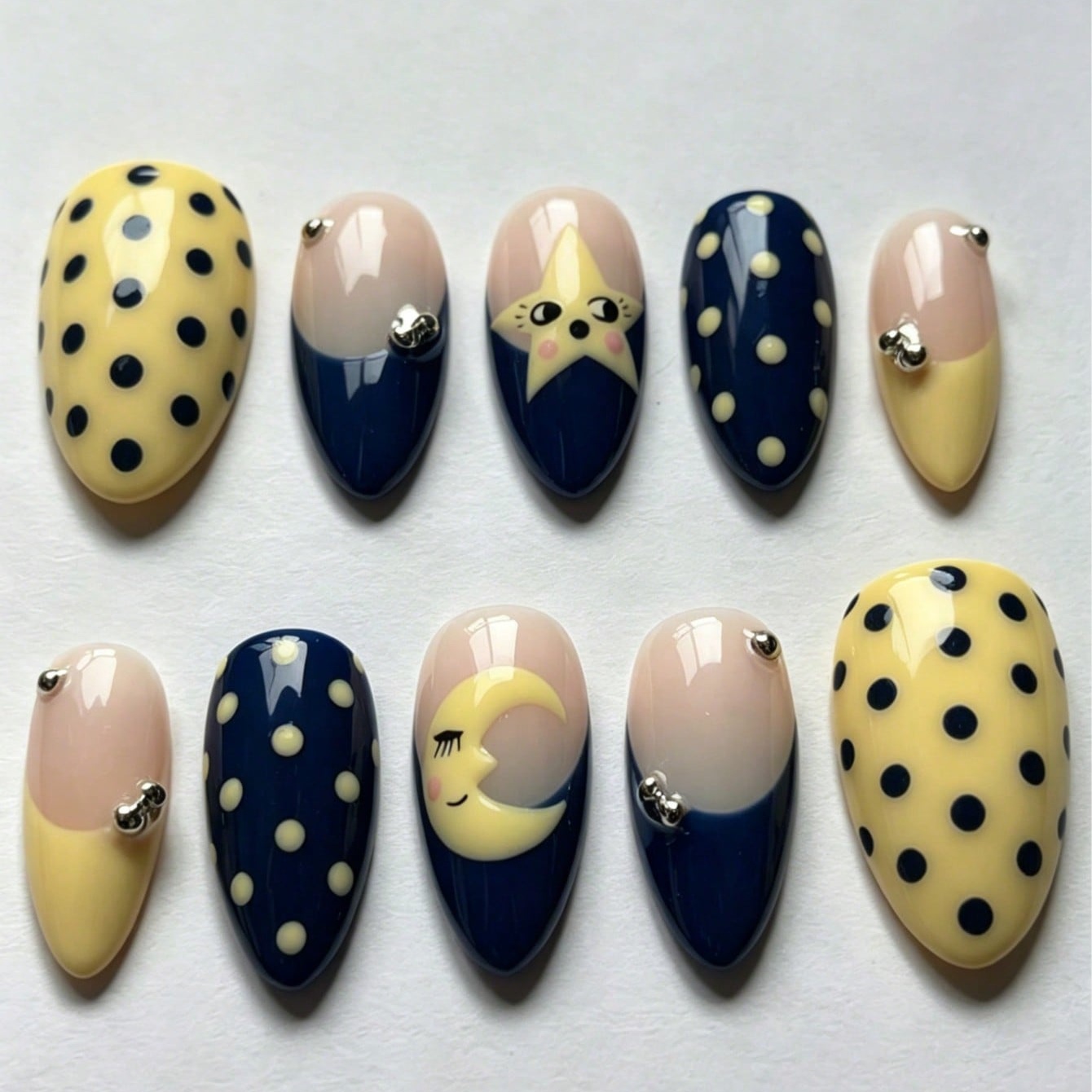 Nail Art Maroon - 10Pcs Kuku Palsu Viral Kawaii Motif