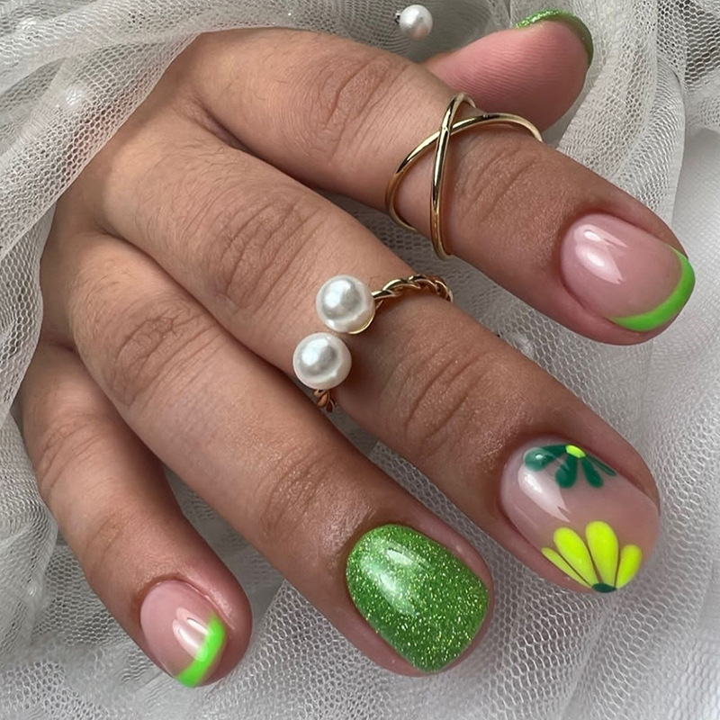 24Pcs Kuku Palsu Pendek Model  - Nail Art Inspo ulasan dan harga